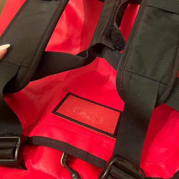 The North Face Base Camp Water-Resistant Duffle Bag Medium - Picture 10 of 11